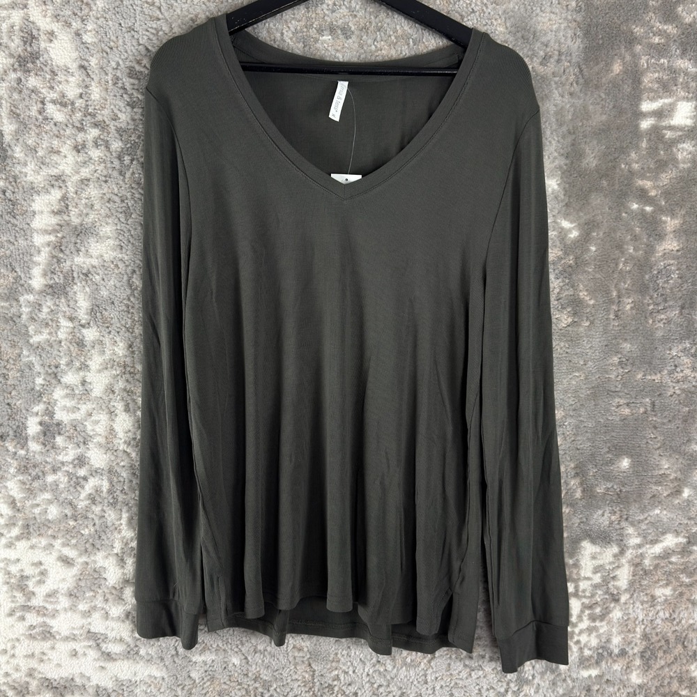 NEW Mia & Tess Size XL Stretch V Neck Minimalist Top Gray Long Sleeve Casual NWT